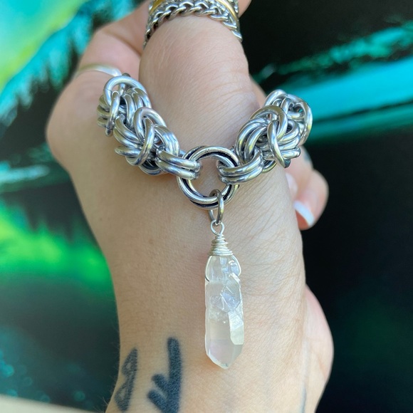 Maille crystal choker . Maille links chain & angel aura crystal quartz handmade - Picture 8 of 12